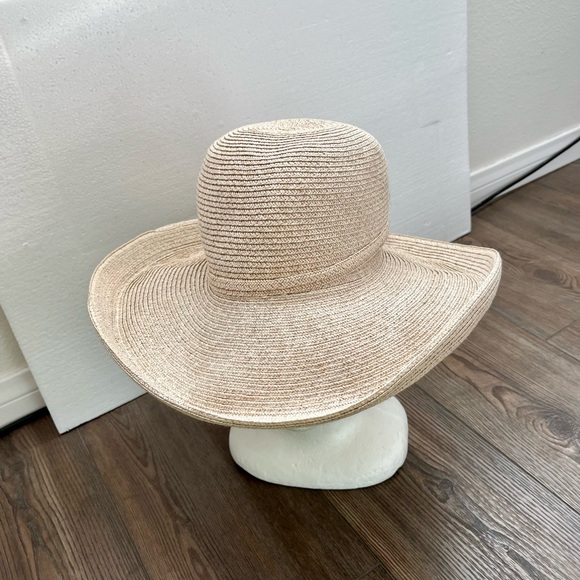 Chic Beige Sun Hat for Women - Picture 2 of 10